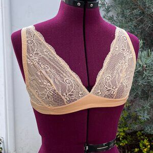 Cosabella Bralette — Wireless Stretchy Lace—Size M - Peach